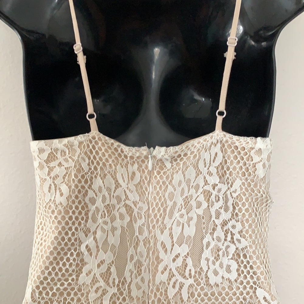 ASTR the Label Nude and Orange Lace Overlay V Neckline Slip Dress - Picture 11 of 14